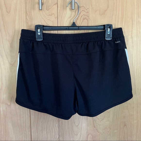Adidas shorts size small - Picture 5 of 7